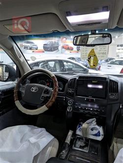 تۆیۆتا لاند کروزەر